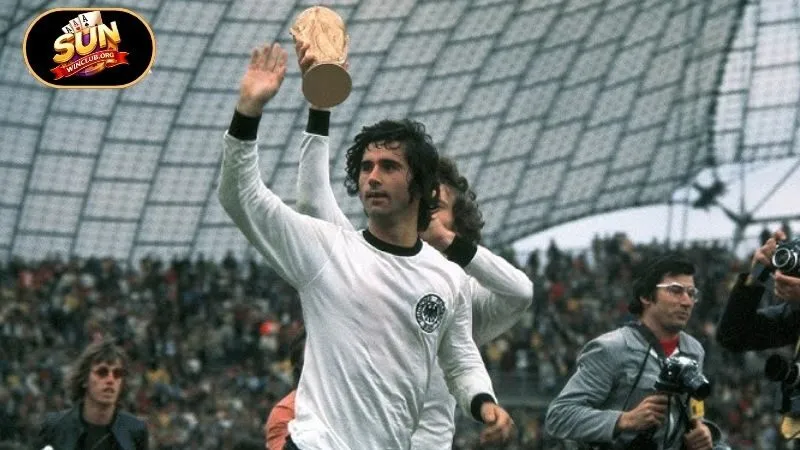 Gerd Müller với nổi tiếng hiệu suất ghi bàn khủng